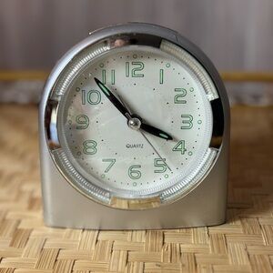 Silver Quartz Analog Alarm Clock Heavy Duty